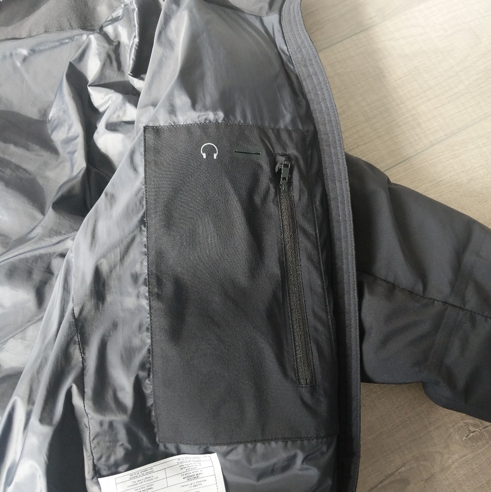 Like new UNIQLO WOMENS PUFFER JACKET PARKA SIZE M - Picture 5 of 7